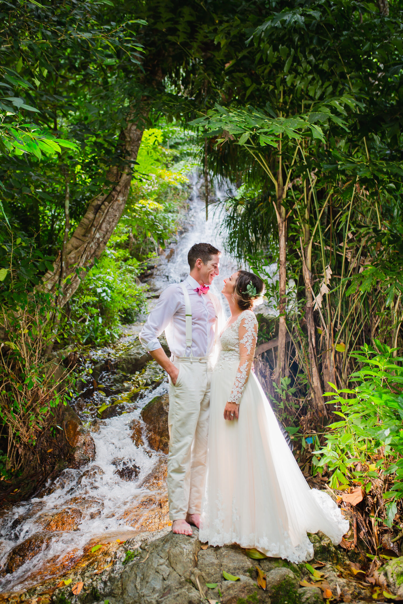 Heiraten im Ausland_Wasserfall
